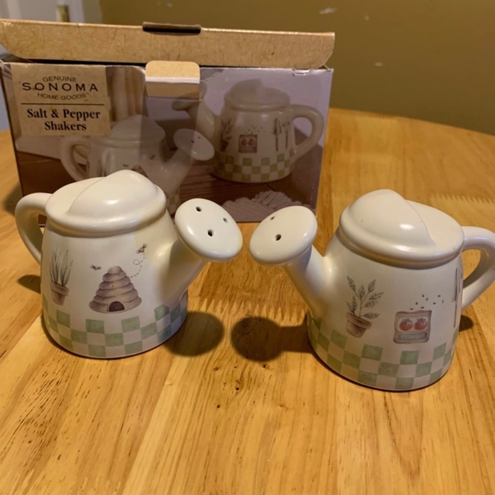 Sonoma Home Goods Watering Can Salt & Pepper Shaker